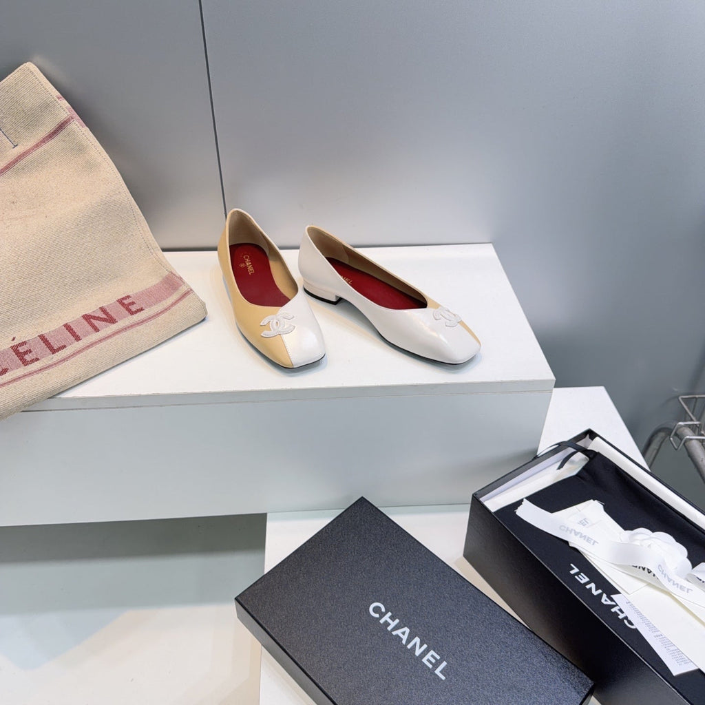 CHANEL 26S SQUARE-TOE FLATS IN BEIGE AND WHITE LAMBSKIN