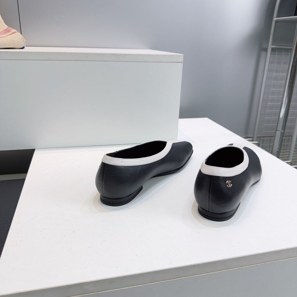 CHANEL 26S SQUARE-TOE FLATS IN BLACK LAMBSKIN WITH WHITE TRIM