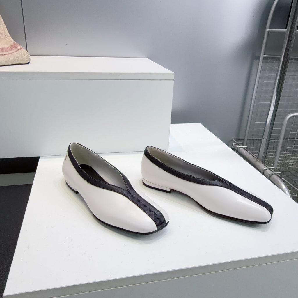 CHANEL 26S SQUARE-TOE FLATS IN WHITE LAMBSKIN WITH BLACK TRIM
