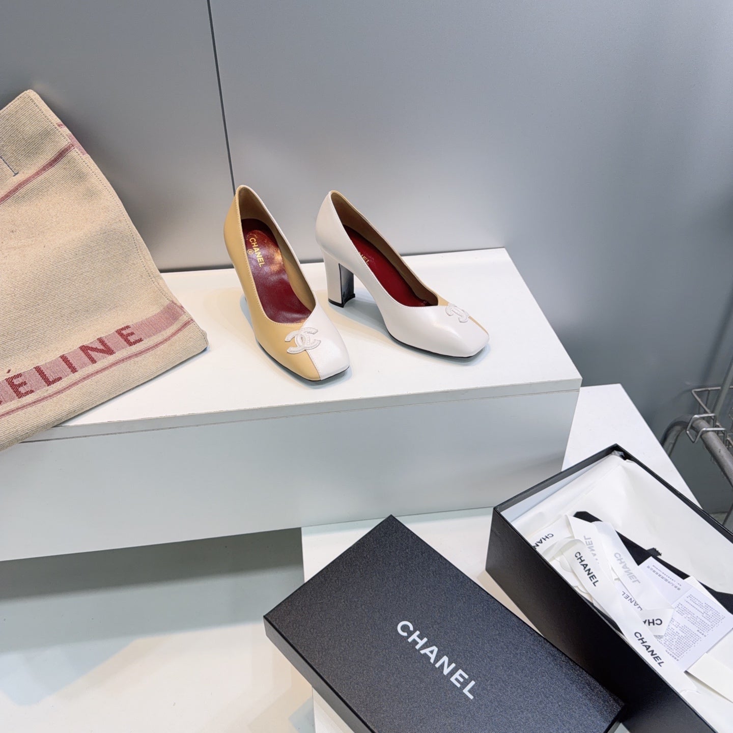 CHANEL 26S SQUARE-TOE HIGH HEELS 95 MM IN BEIGE AND WHITE LAMBSKIN