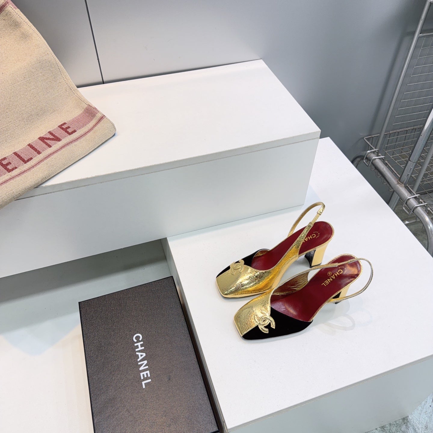 CHANEL 26S SLINGBACK 100 MM IN GOLD LAMBSKIN AND BLACK SUEDE