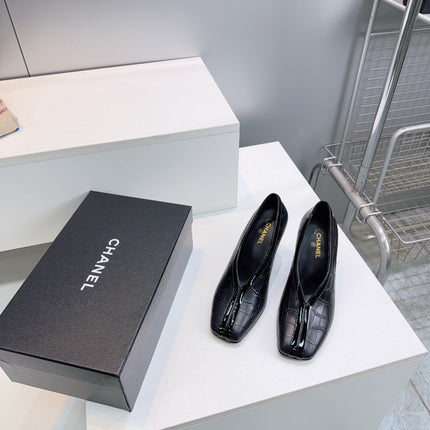CHANEL 26S HIGH HEELS 100 MM IN BLACK CROCODILE-EMBOSSED CALFSKIN