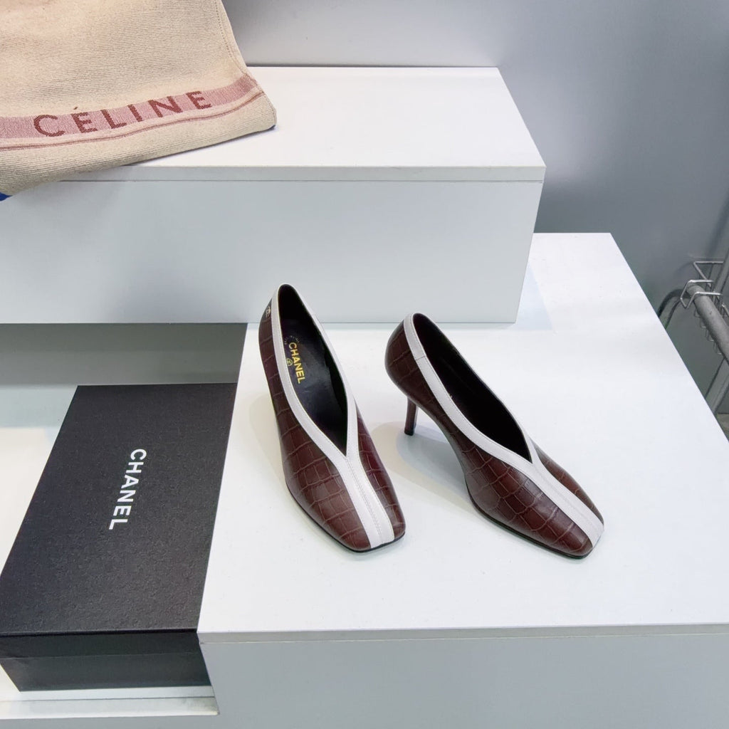 CHANEL 26S HIGH HEELS 100 MM IN BREDDISH BROWN CROCODILE-EMBOSSED CALFSKIN