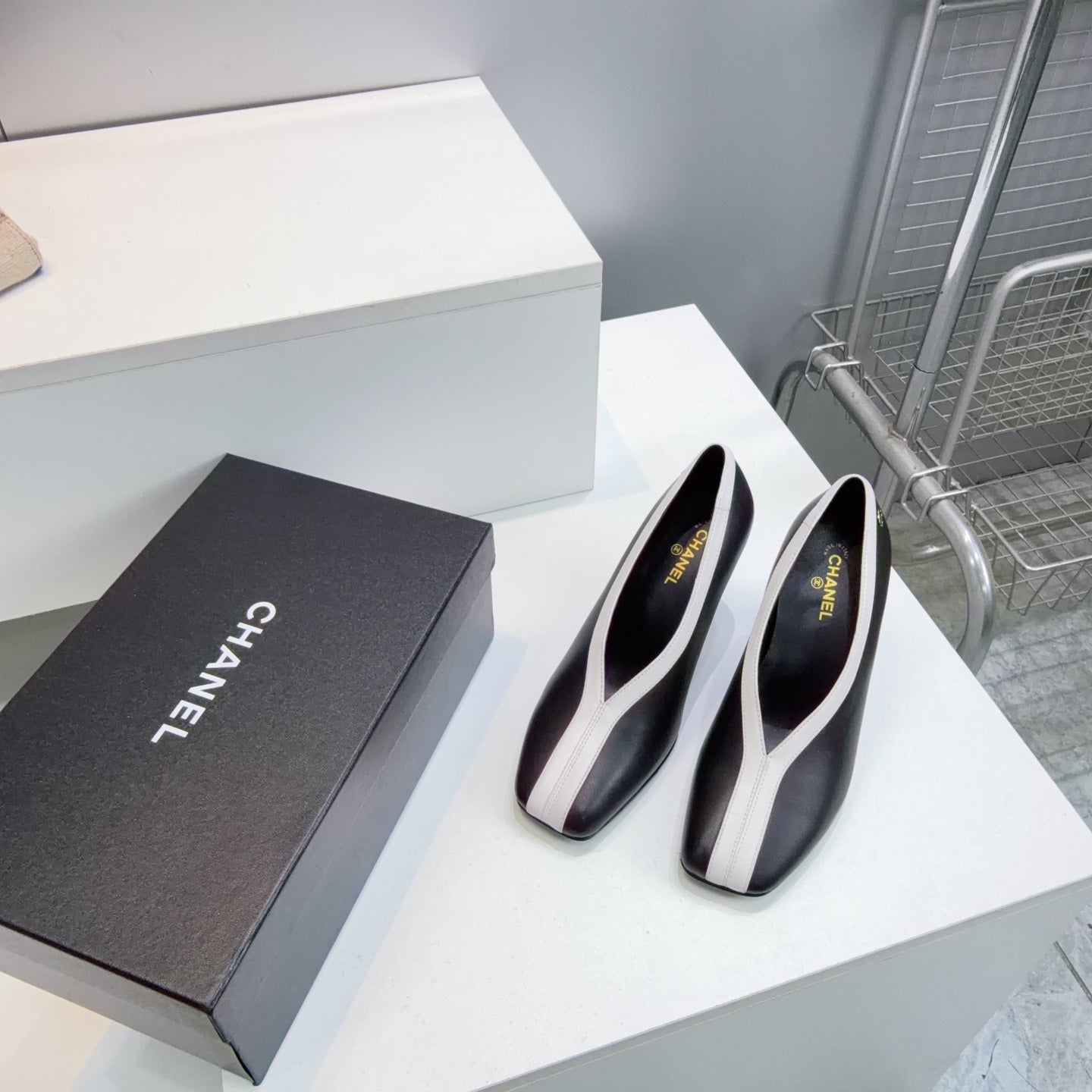 CHANEL 26S HIGH HEELS 100 MM IN BLACK CALFSKIN