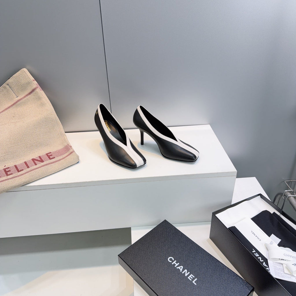 CHANEL 26S HIGH HEELS 100 MM IN BLACK CALFSKIN