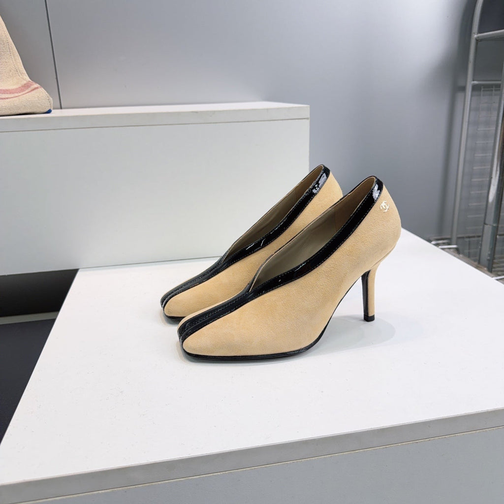 CHANEL 26S HIGH HEELS 100 MM IN BEIGE SUEDE