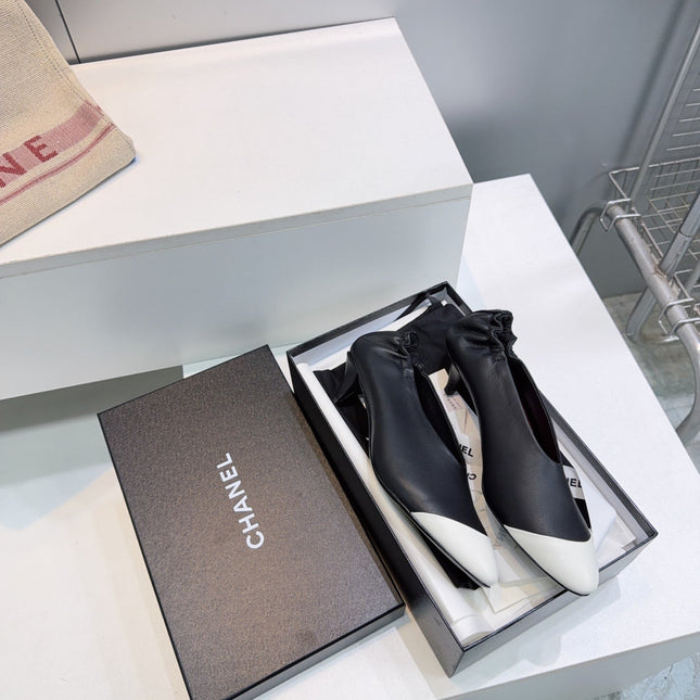 CHANEL 26S COLOR-BLOCK HIGH HEELS 45 MM IN BLACK LAMBSKIN