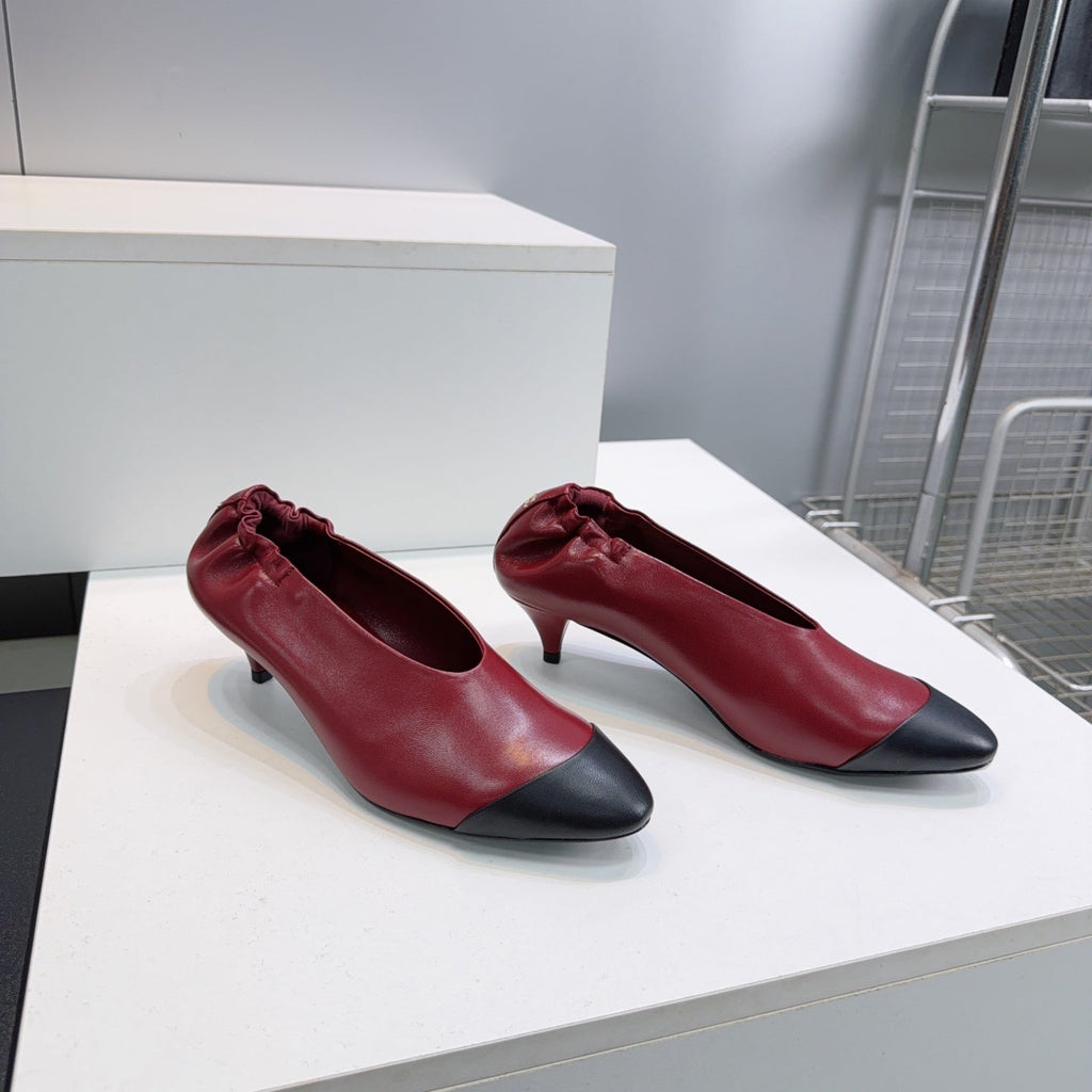 CHANEL 26S COLOR-BLOCK HIGH HEELS 45 MM IN RED AND BLACK LAMBSKIN