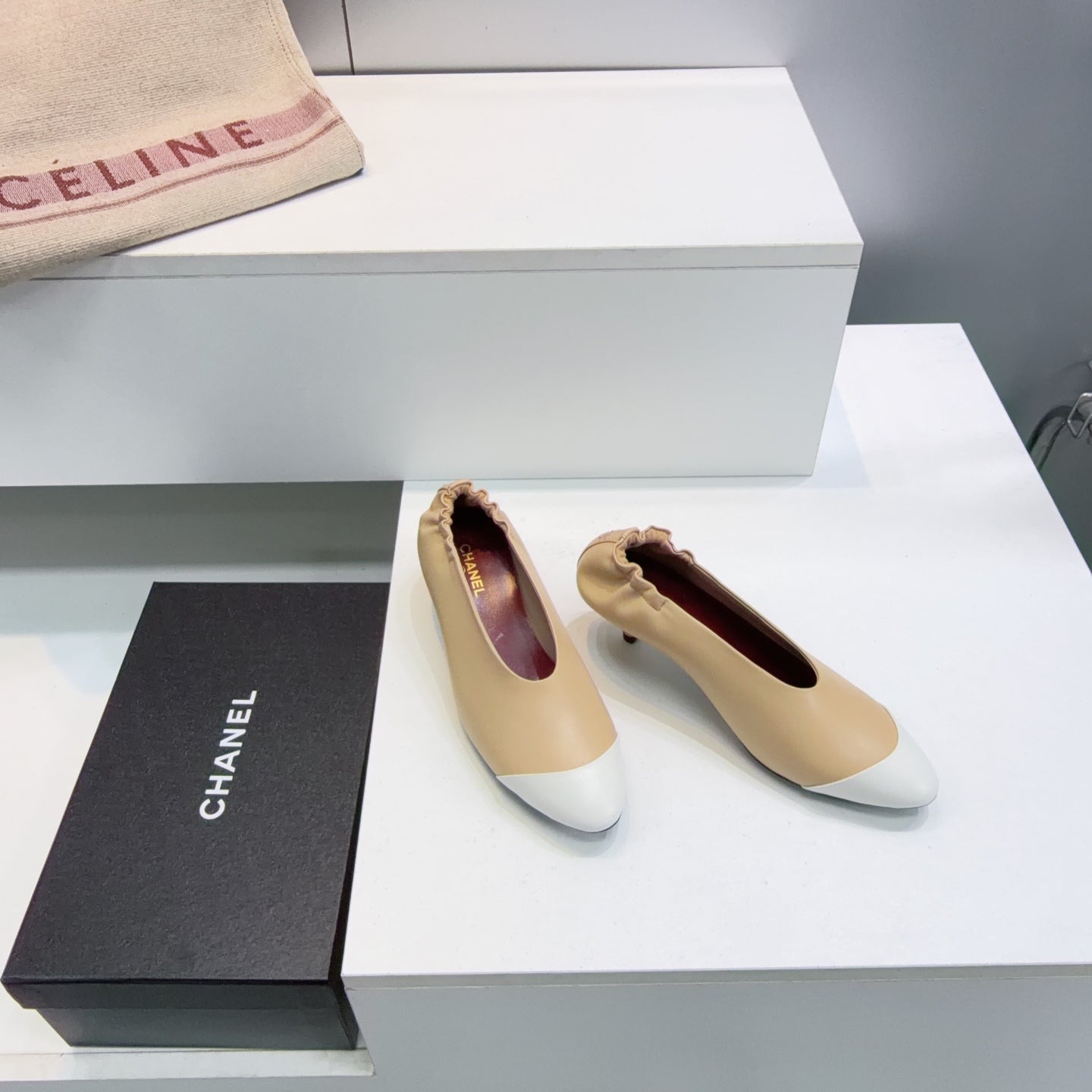 CHANEL 26S COLOR-BLOCK HIGH HEELS 45 MM IN BEIGE LAMBSKIN