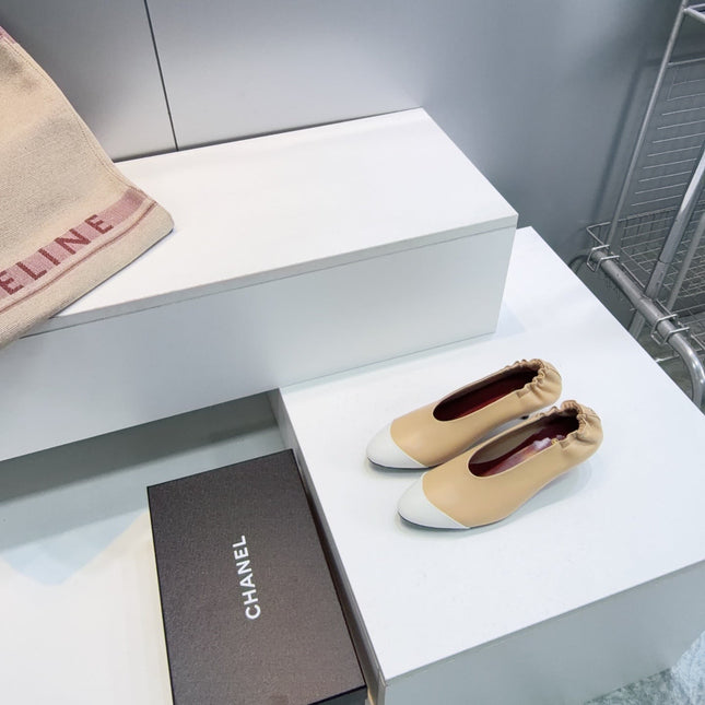 CHANEL 26S COLOR-BLOCK HIGH HEELS 45 MM IN BEIGE LAMBSKIN