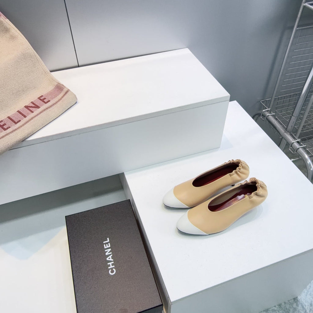 CHANEL 26S COLOR-BLOCK HIGH HEELS 45 MM IN BEIGE LAMBSKIN