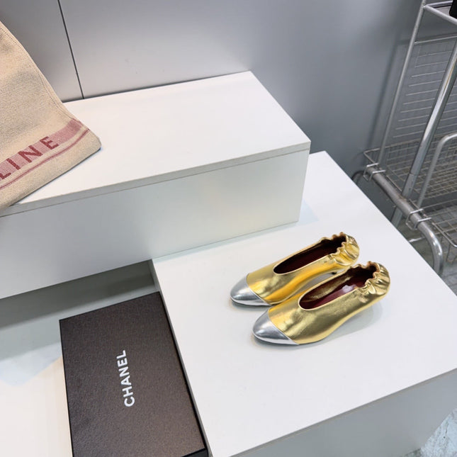 CHANEL 26S COLOR-BLOCK HIGH HEELS 45 MM IN GOLD LAMBSKIN