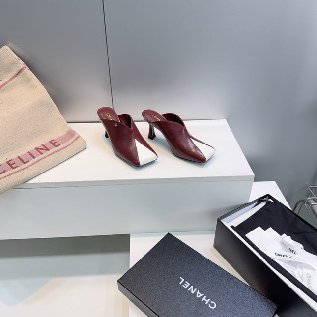 CHANEL 26S HIGH-HEEL MULES 70 MM IN WHITE AND RED LAMBSKIN