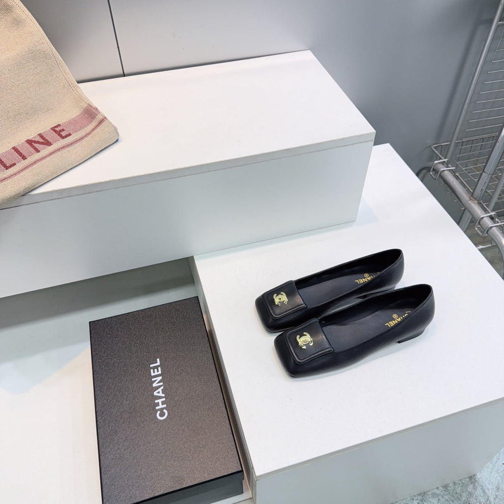 CHANEL 26S SQUARE-TOE BALLET FLATS IN BLACK LAMBSKIN