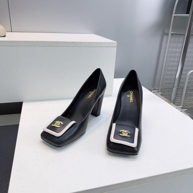 CHANEL 26S SQUARE-TOE HIGH HEELS 95 MM IN BLACK WITH WHITE TRIM LAMBSKIN