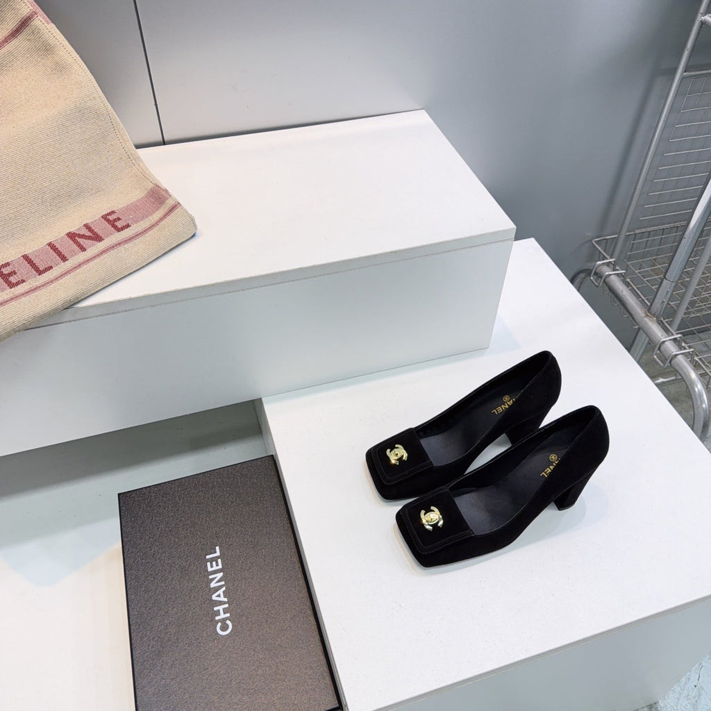 CHANEL 26S SQUARE-TOE HIGH HEELS 95 MM IN BLACK SUEDE