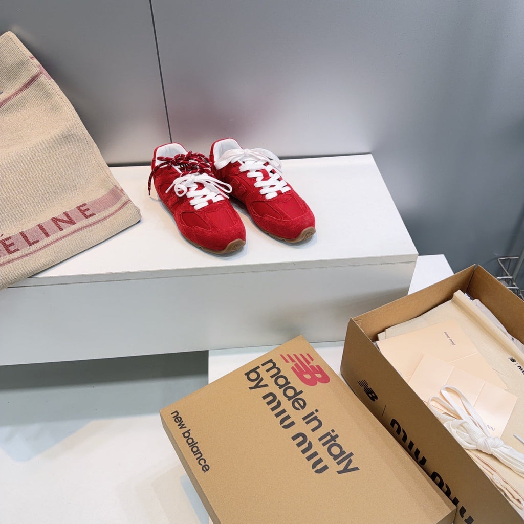 MIUMIU 26S NEW BALANCE SNEAKERS IN DARK RED SUEDE & FABRIC