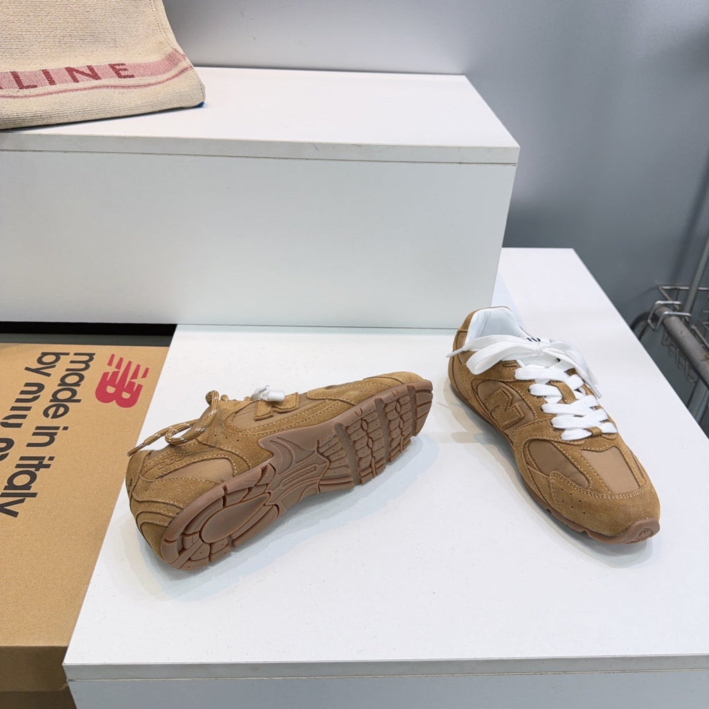 MIUMIU 26S NEW BALANCE SNEAKERS IN TAN BROWN SUEDE & FABRIC
