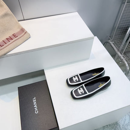 CHANEL 26S SQUARE TOE FLATS IN BLACK CALFSKIN WITH WHITE PATENT