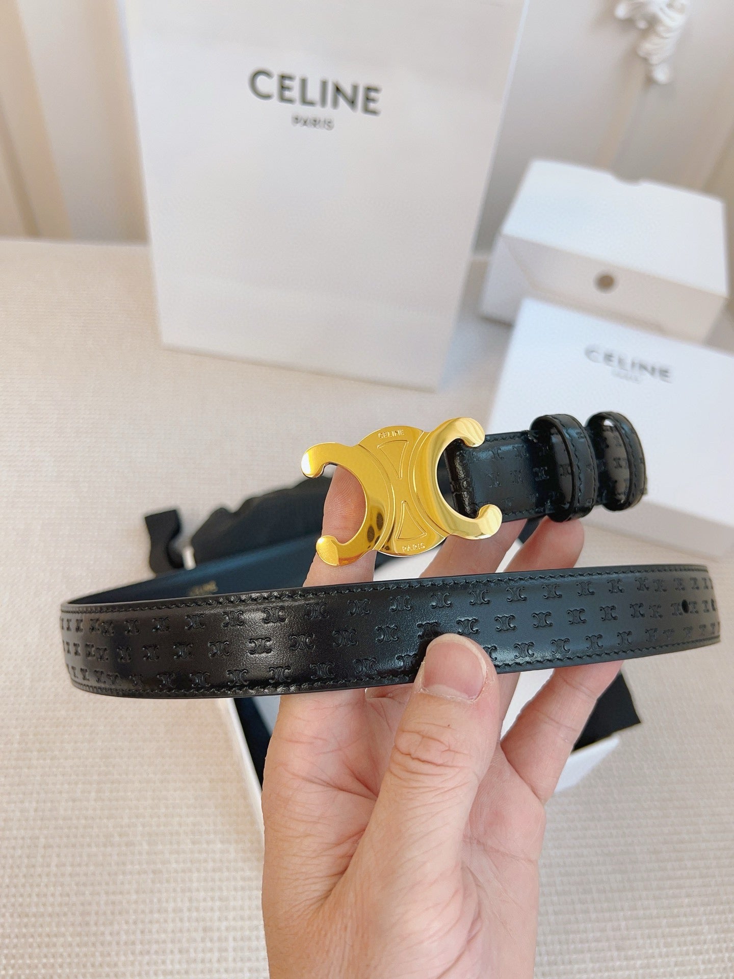 CELINE 25S BELT TRIOMPHE 25MM IN BLACK CALFSKIN DEBOSSED LOGO 563328