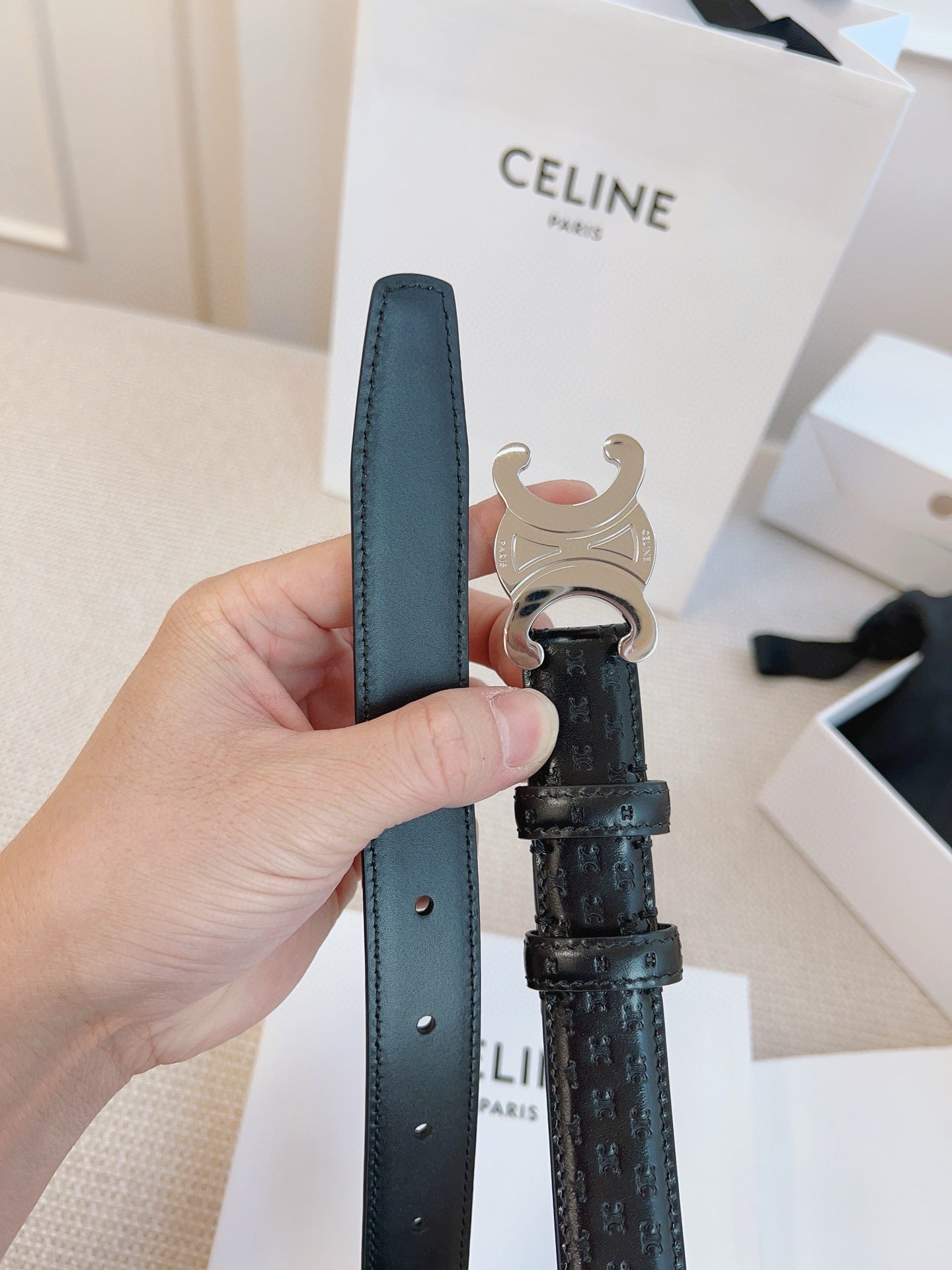 CELINE 25S BELT TRIOMPHE 25MM IN BLACK CALFSKIN DEBOSSED LOGO 563329