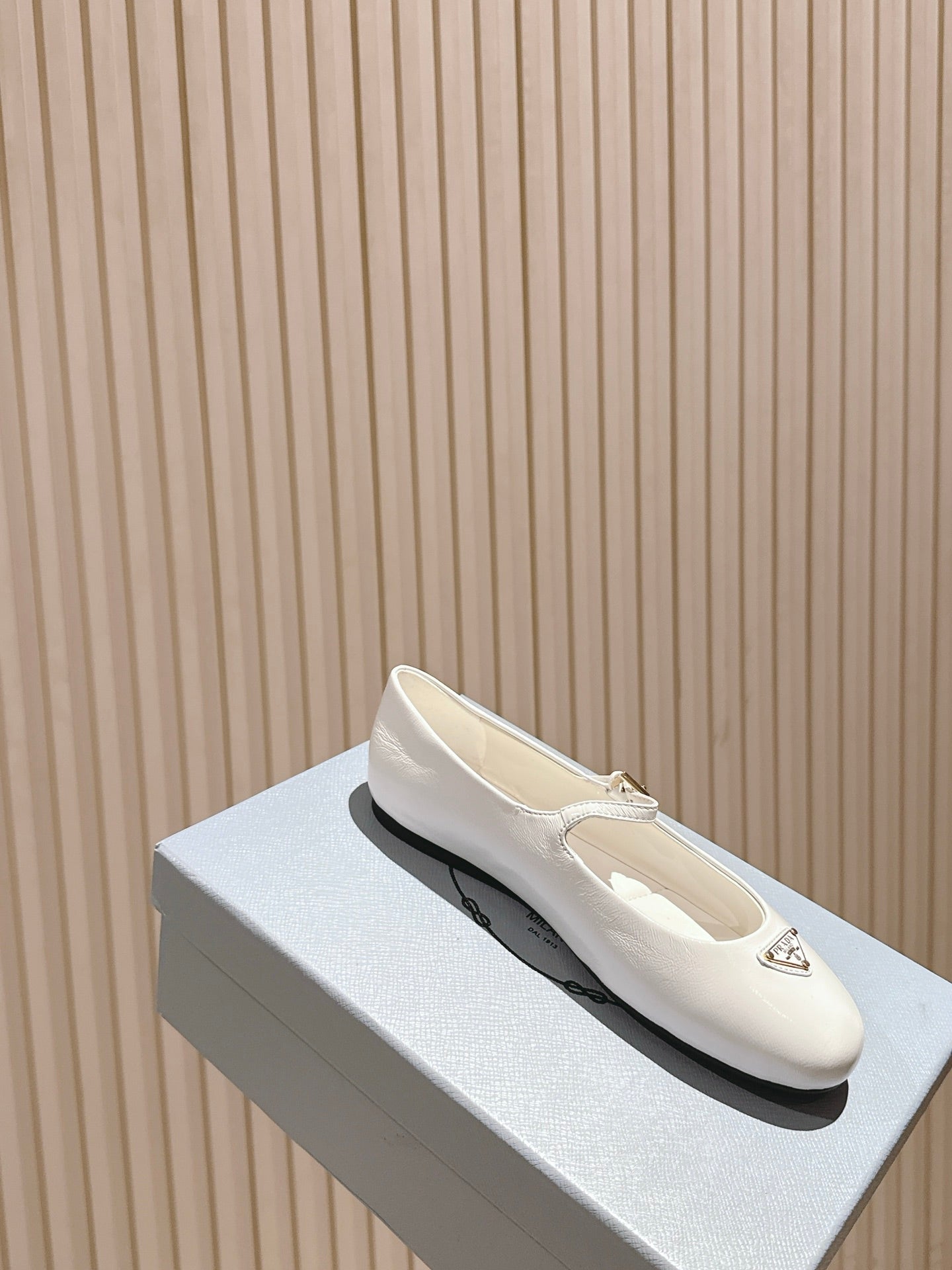 PRADA 25S BALLERINAS IN WHITE CALFSKIN GLOSSY