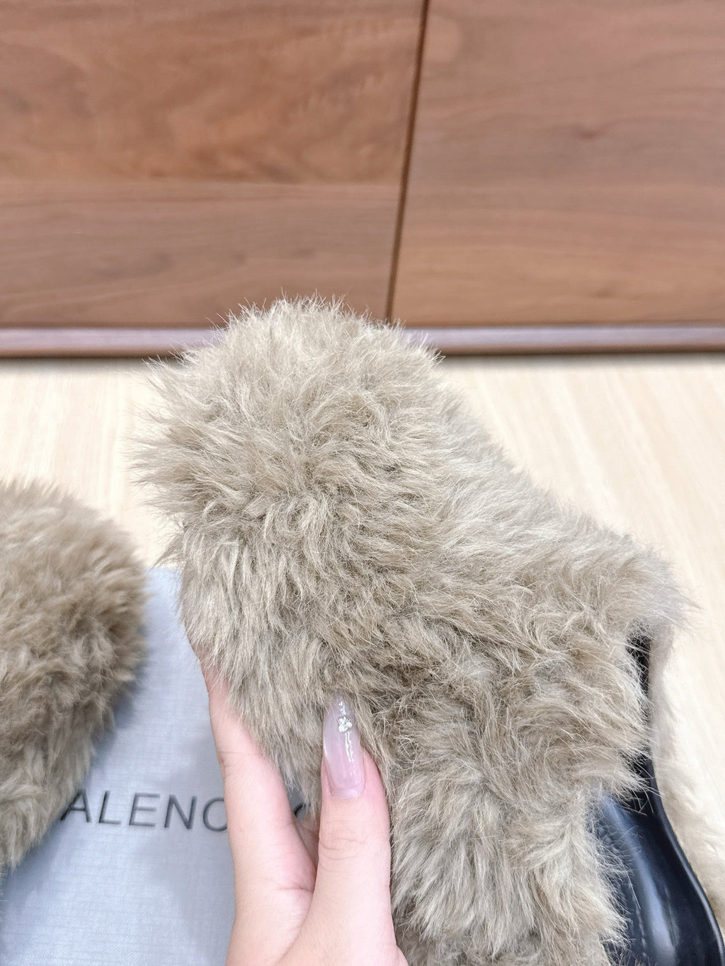 BALENCIAGA 25S MULES IN LIGHT BEIGE FAUX FUR