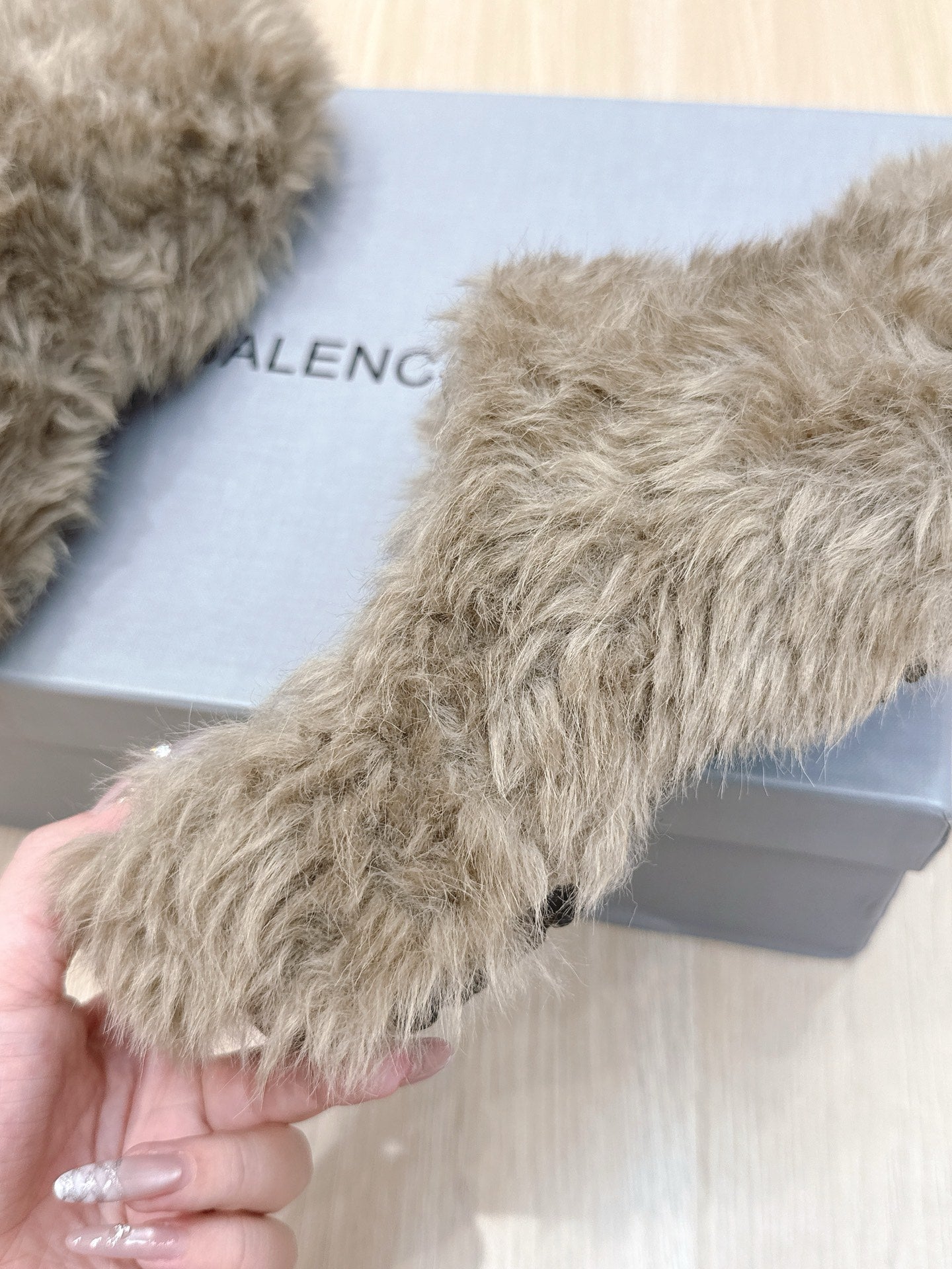 BALENCIAGA 25S MULES IN LIGHT BEIGE FAUX FUR