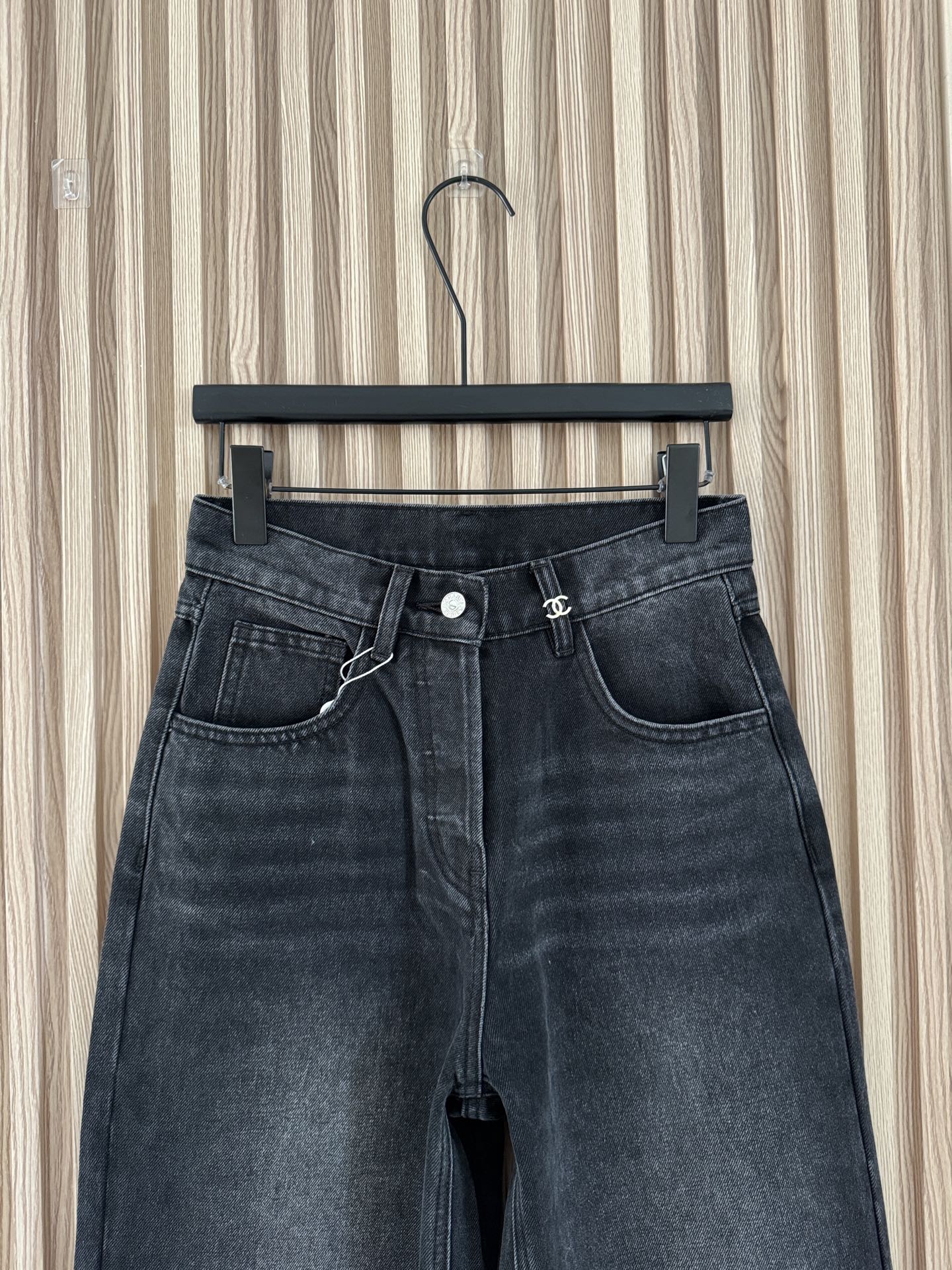CHANEL 26S STRAIGHT-LEG JEANS 1392