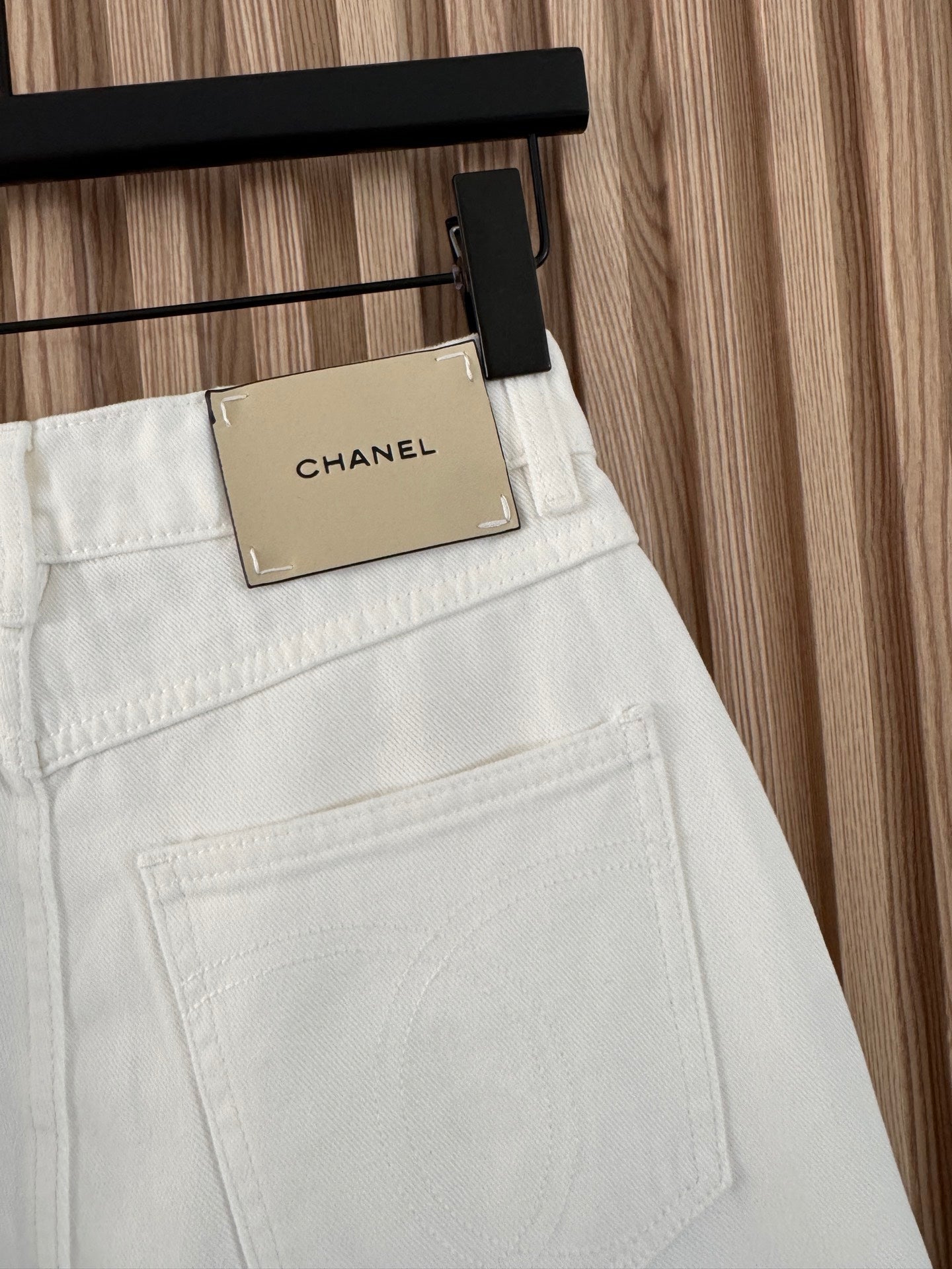 CHANEL 26S STRAIGHT-LEG JEANS 1391