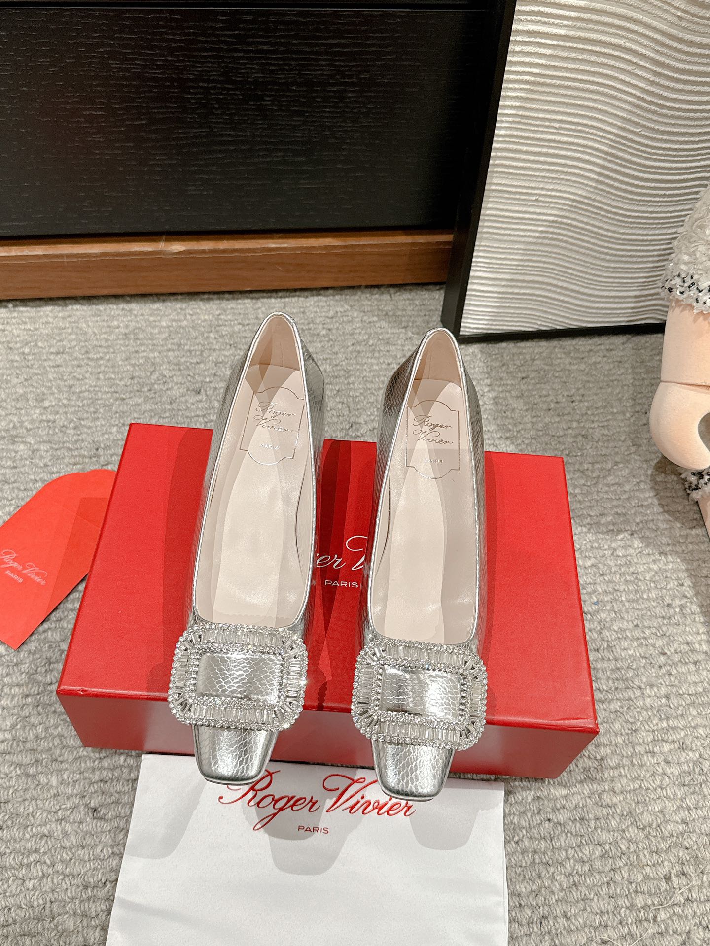 BELLE VIVIER PUMPS IN SILVER METALLIC LIZARD EMBOSSED CALFSKIN