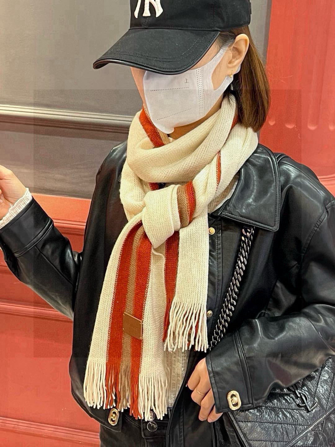 GUCCI 25S SCARF 180 IN CASHMERE 711250