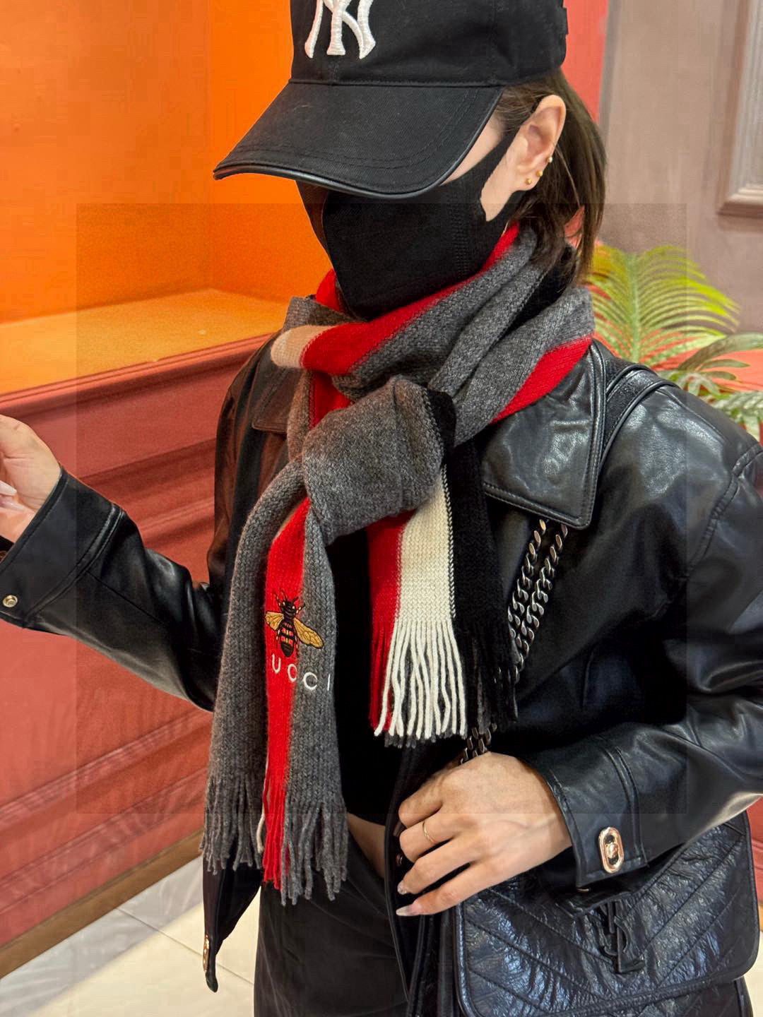 GUCCI 25S SCARF 180 IN CASHMERE 730565