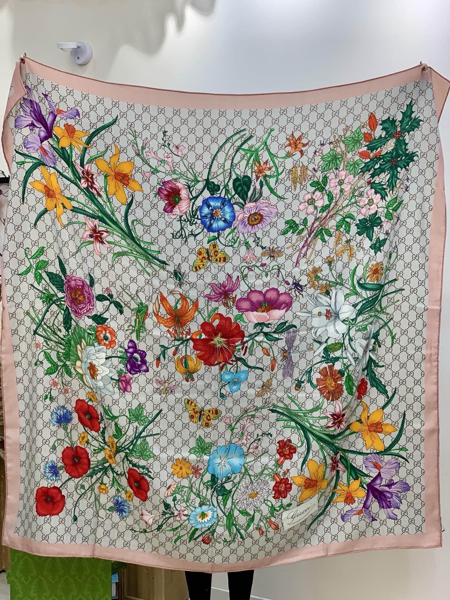 GUCCI 26S SCARF 140 IN CASHMERE AND SILK 250153