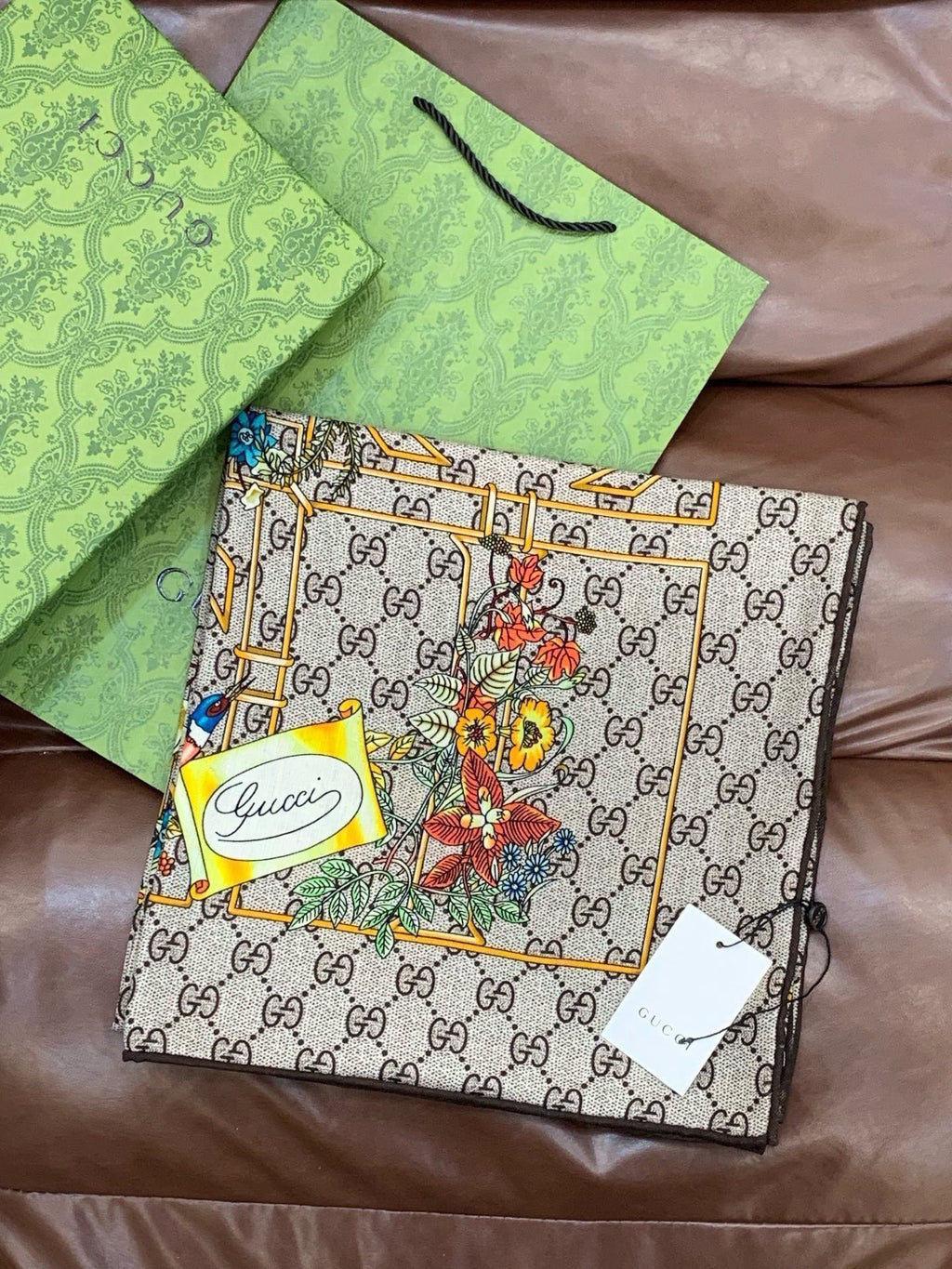 GUCCI 26S SCARF 140 IN CASHMERE AND SILK 250178