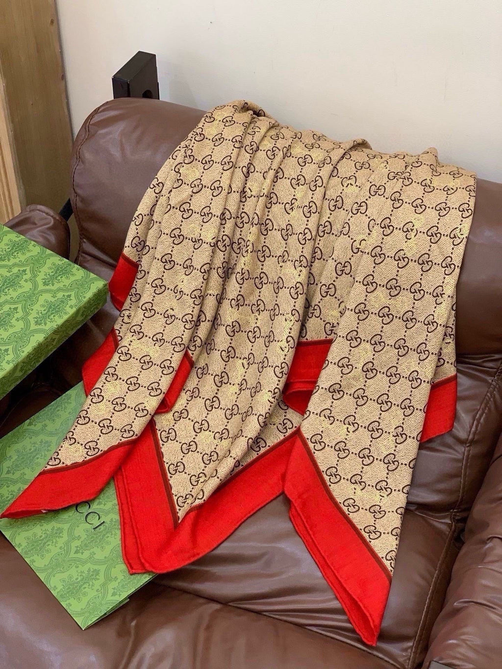 GUCCI 26S SCARF 135 IN CASHMERE AND SILK 315167