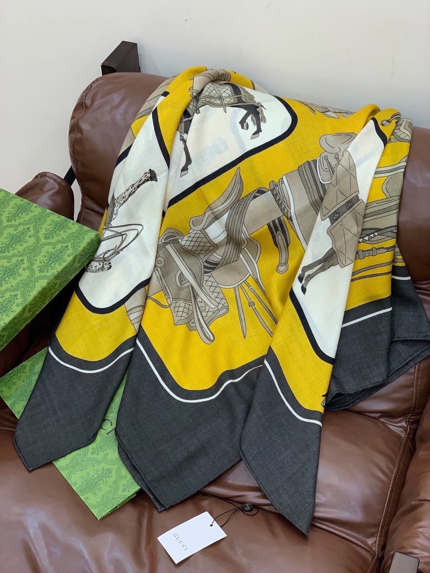 GUCCI 26S SCARF 135 IN CASHMERE AND SILK 314999