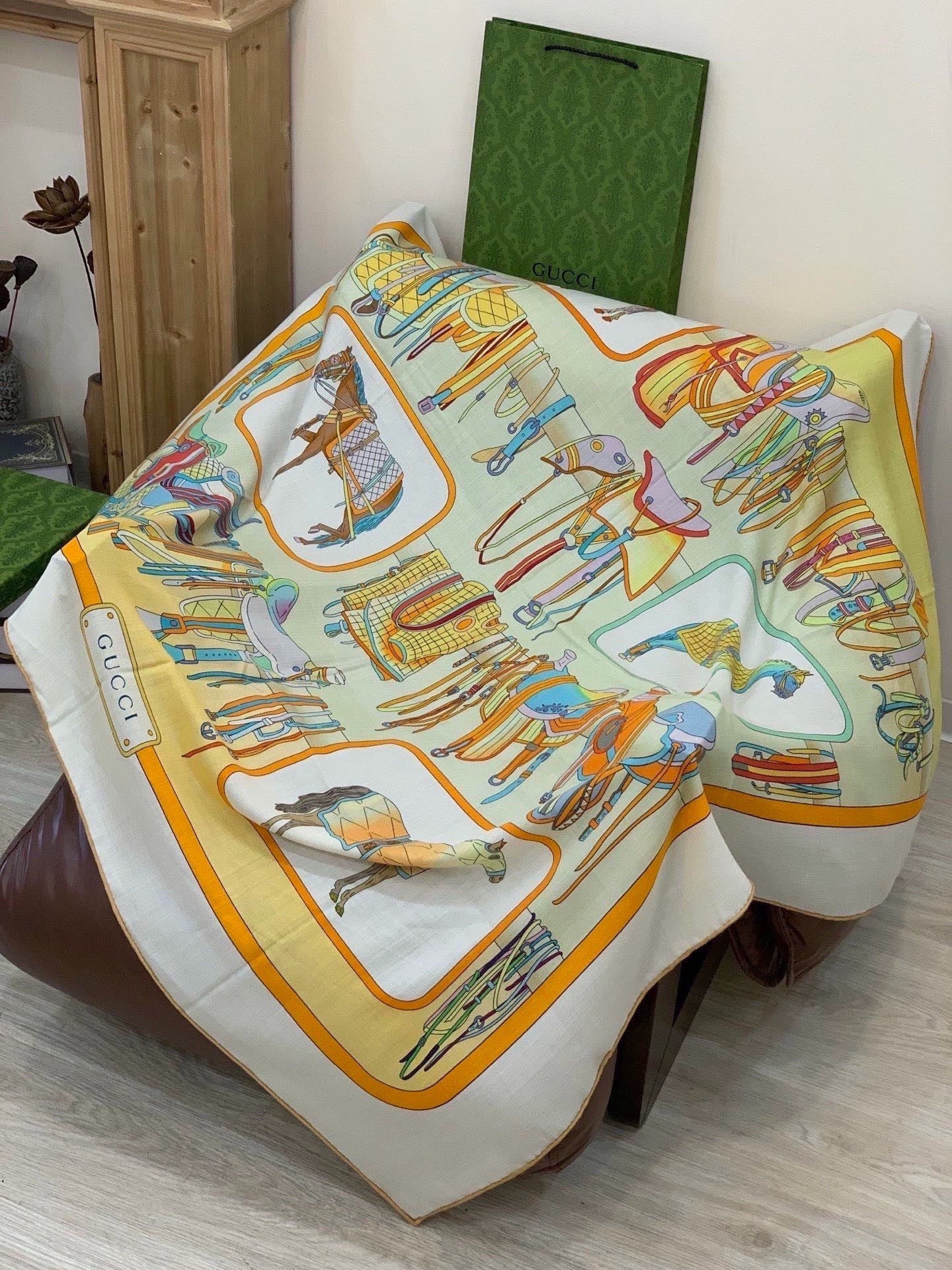 GUCCI 26S SCARF 135 IN CASHMERE AND SILK 315000