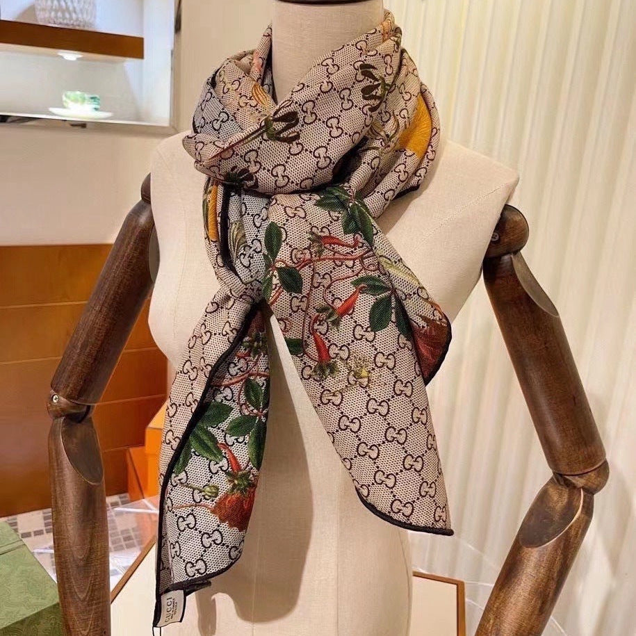 GUCCI 26S SCARF 180 IN CASHMERE 316718