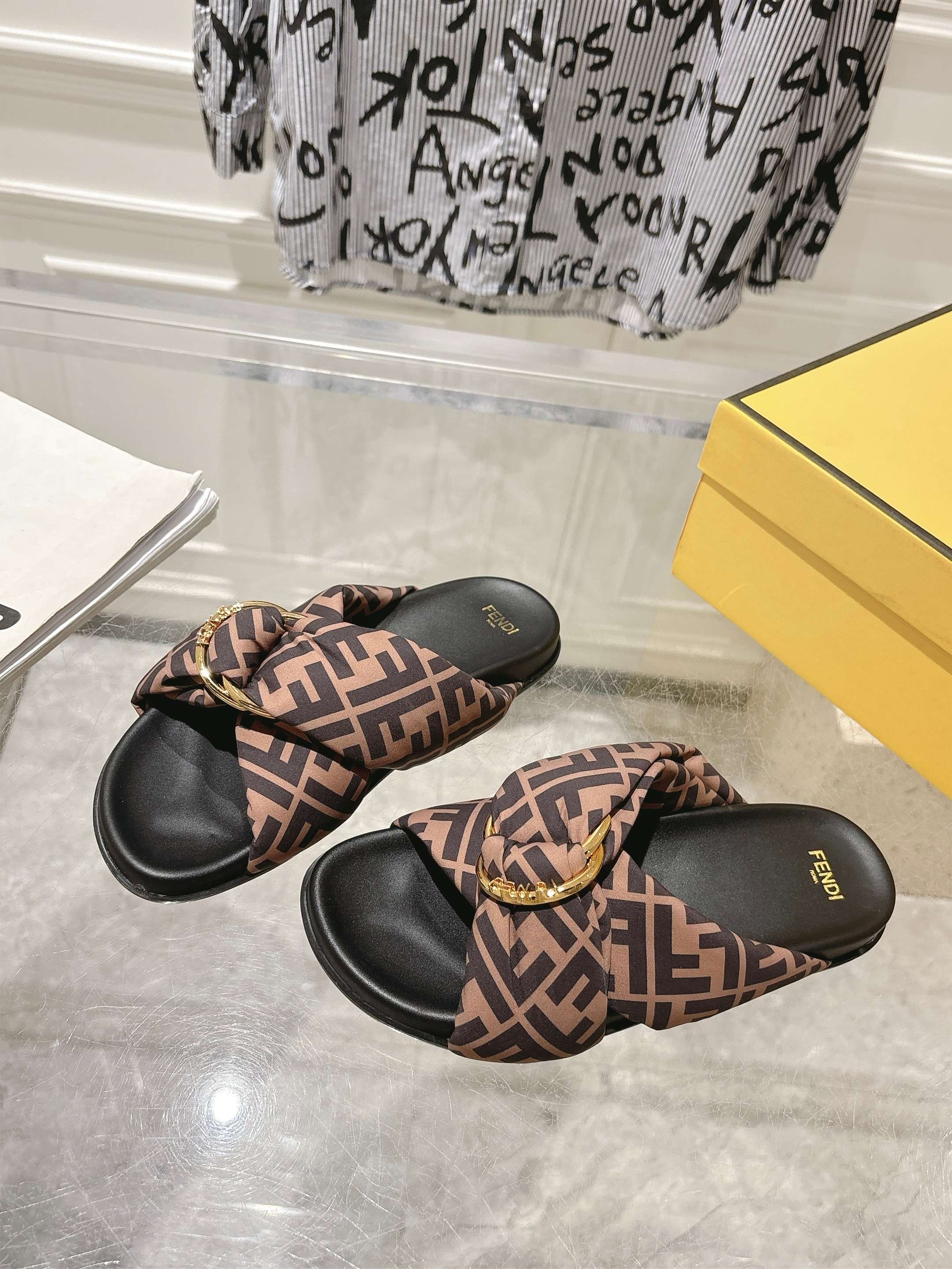 FF KNOT SLIDE SANDALS IN BROWN FABRIC