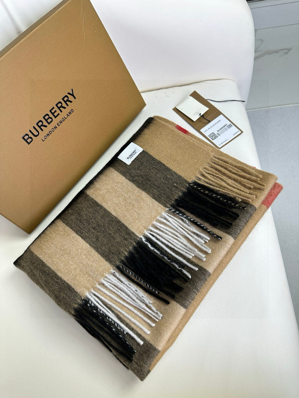 BURBERRY 26S SCARF 200CM IN CASHMERE 278704