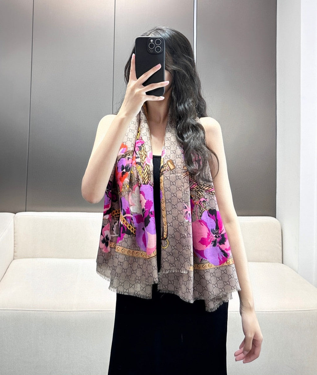 GUCCI 26S SCARF 140 IN CASHMERE AND SILK 309776