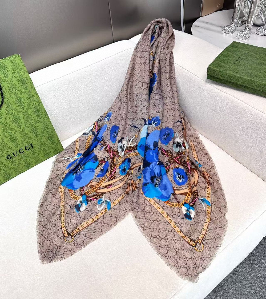 GUCCI 26S SCARF 140 IN CASHMERE AND SILK 309775