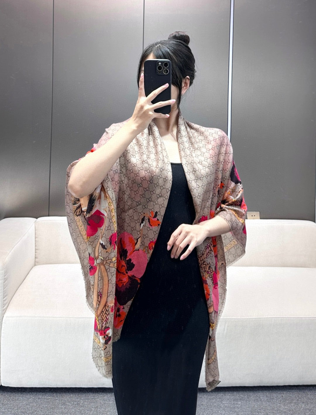 GUCCI 26S SCARF 140 IN CASHMERE AND SILK 309778