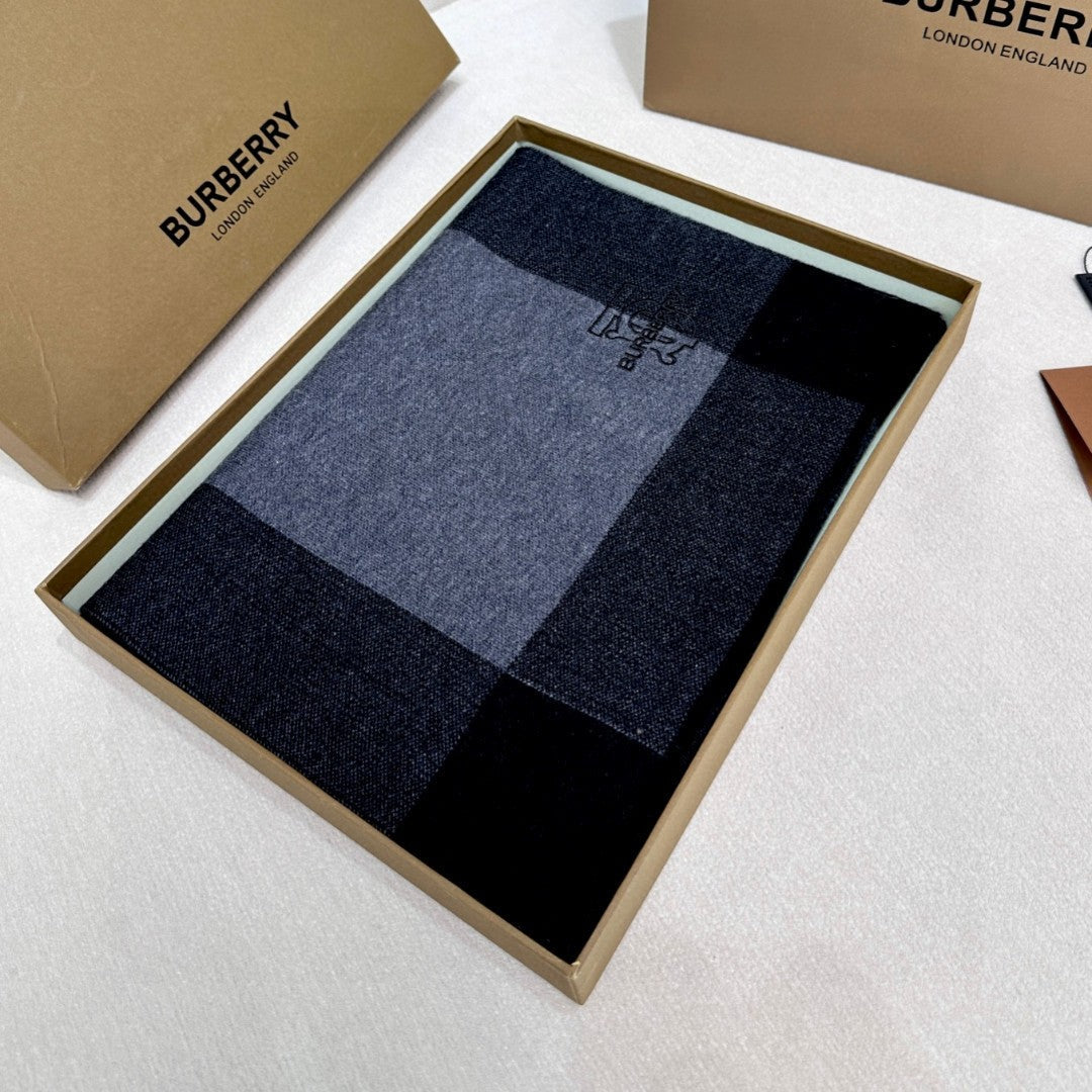 BURBERRY 26S SCARF 180CM IN CASHMERE 305982