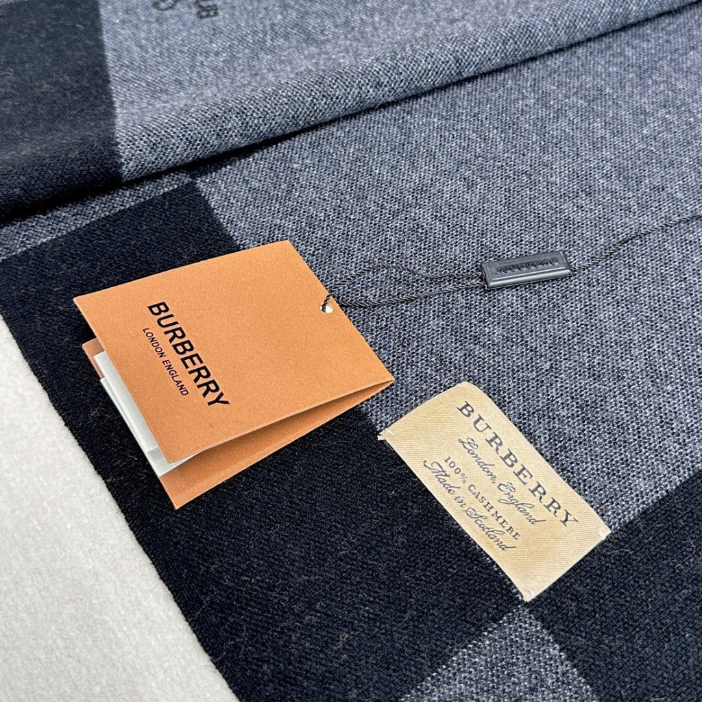 BURBERRY 26S SCARF 180CM IN CASHMERE 305982