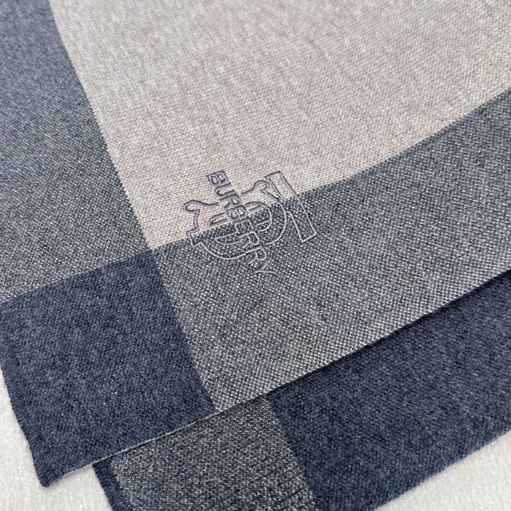 BURBERRY 26S SCARF 180CM IN CASHMERE 305983