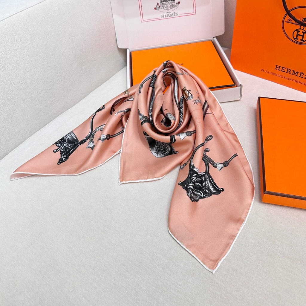 HERMES 26S SCARF 90 IN SILK 303212