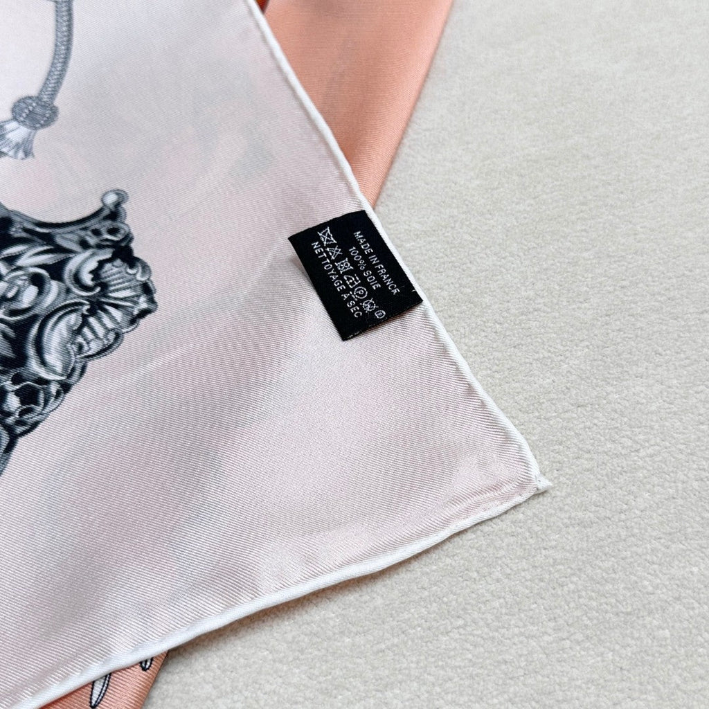HERMES 26S SCARF 90 IN SILK 303212