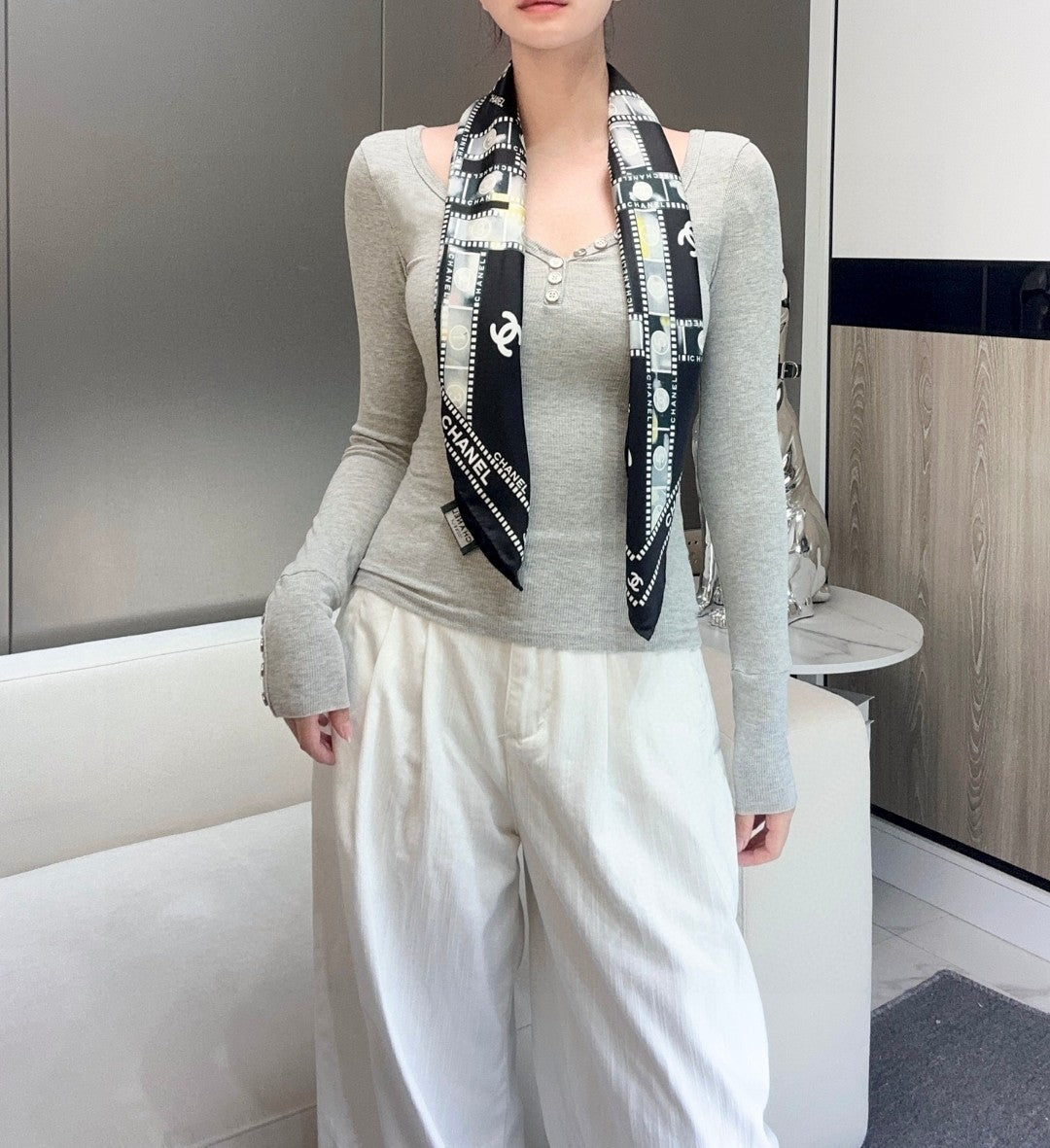 CHANEL 26S SCARF 88 IN SILK 309799